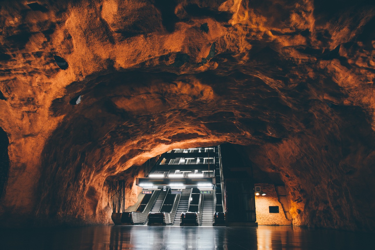 Stacionet e metrove në botë me pamje unike