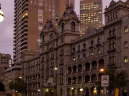 2017-06-17 15_42_29-Windsor_Hotel_at_Dusk,_Melbourne_Australia.jpg ‎- Photos