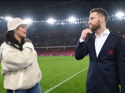 48DA7A5300000578-5348879-Always_on_point_Clad_in_a_white_and_beige_jumper_and_fitted_deni-a-2_1517761383923