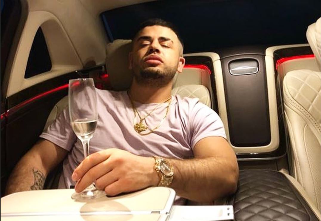 Noizy nxjerr në shitje Oriola Marashin?! Modelja i përvishet reperit