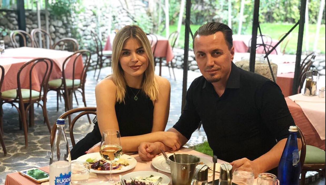 Brenda shtëpisë së re të Bleros dhe Afronës. Nis një jetë e re për ta
