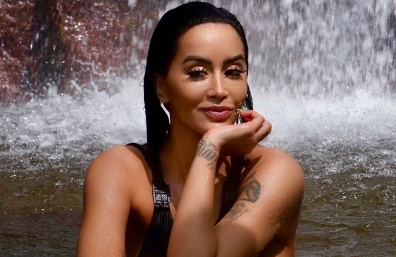 Dafina Zeqiri provokon me të njëjtin stil të zjarrtë të Oriola Marashit