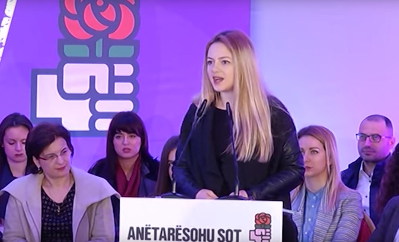 “Rikthehet fuqishëm” Joleza Koka, poston video me lëpirëse në formë penisi