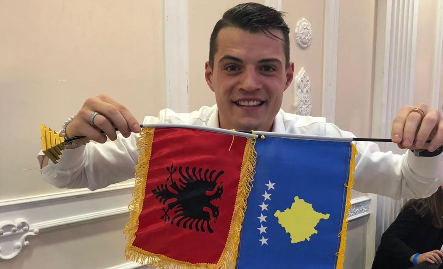 Mbrëmje e madhe në familjen Xhaka. Ja çfarë u festua