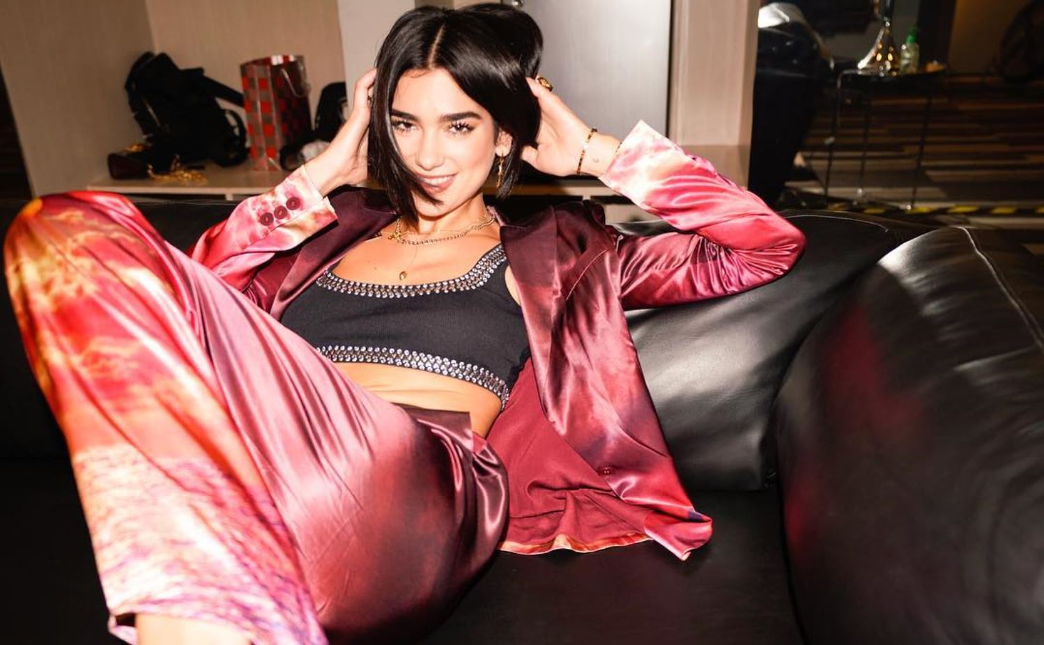 “Bëmë mama të të ngjaj”, Dua Lipa publikon fotot e rralla me të ëmën