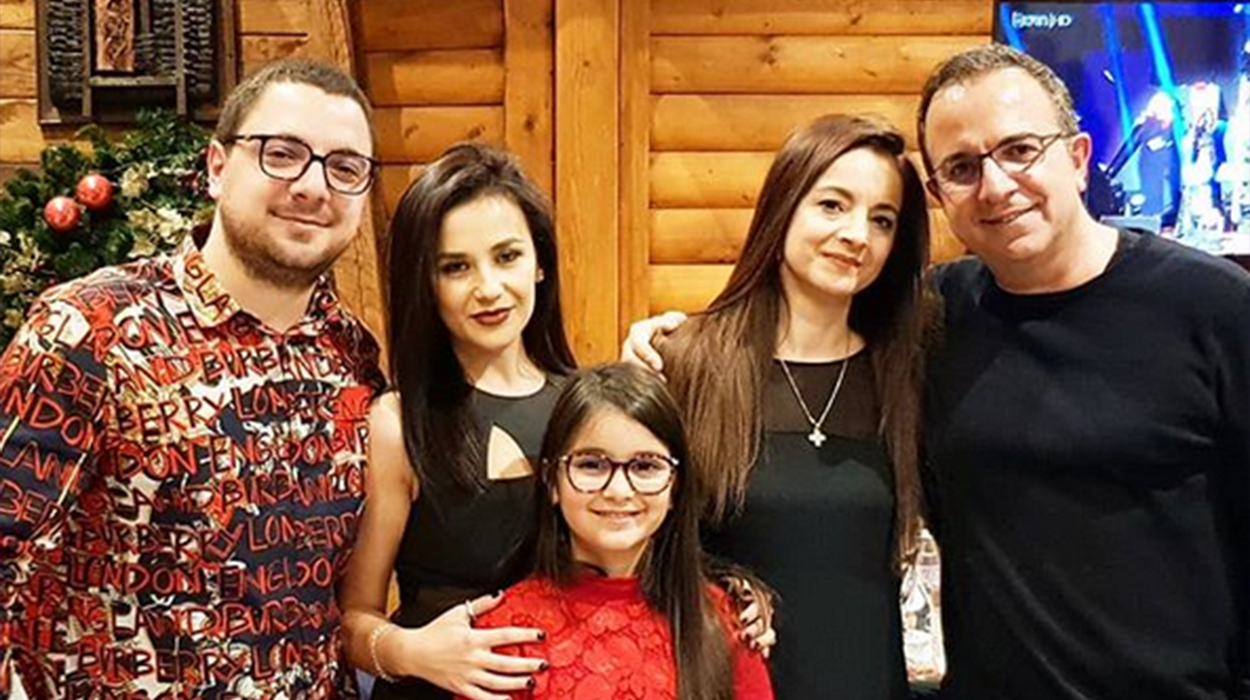 Në familjen e Ardit Gjebreas ka festë – Ana mbush 10 vjeç