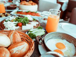 breads-breakfast-close-up-2662875