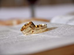 gold-wedding-bands-265730