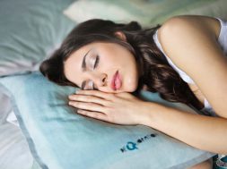 close-up-photography-of-woman-sleeping-914910 (2)