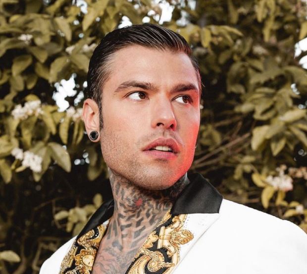 Fedez në mes lotësh njofton ndjekësit për sëmundjen e rëndë