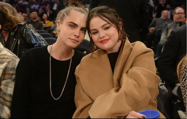 Pas puthjes me Selenën, Cara Delevingne rrëfen emocionet që përjetoi