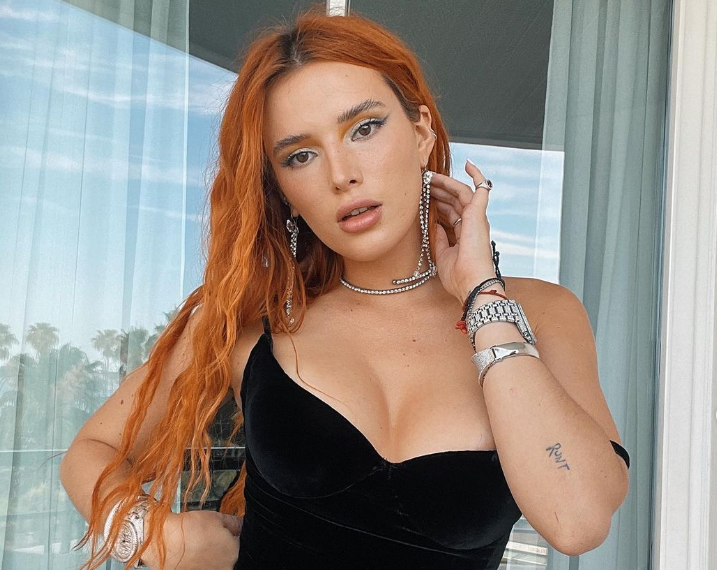 Një muaj pas ndarjes, aktorja e njohur kapet mat në një lidhje të re