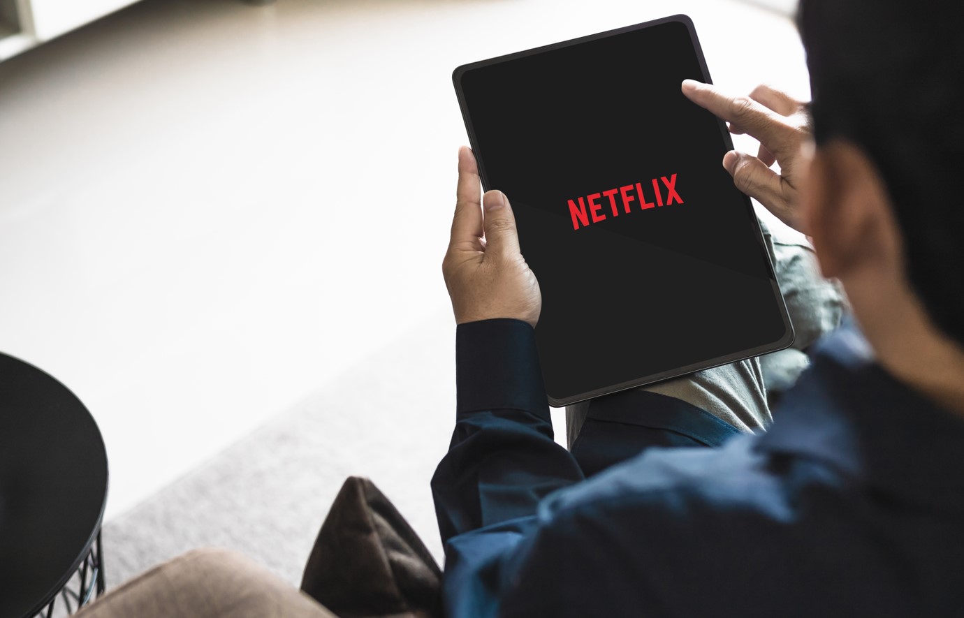 Netflix po bëhet një kompani e teknologjisë reklamuese