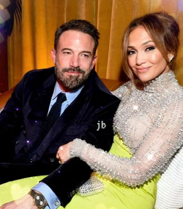 Ben Affleck mësoi të bëjë “kompromis” me Jennifer Lopez për të qenë më publik me marrëdhënien e tyre