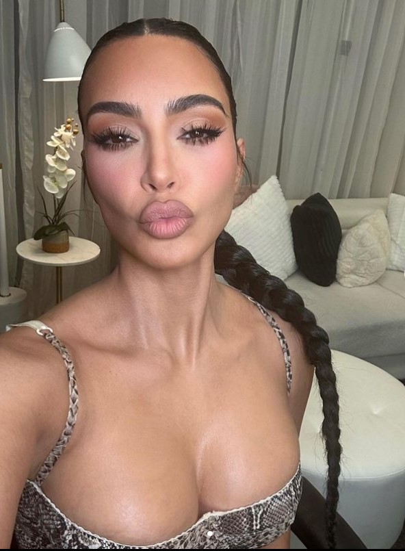 Nuk më lëvizin muskujt, Kim Kardashian pranon hapur ndërhyrjet