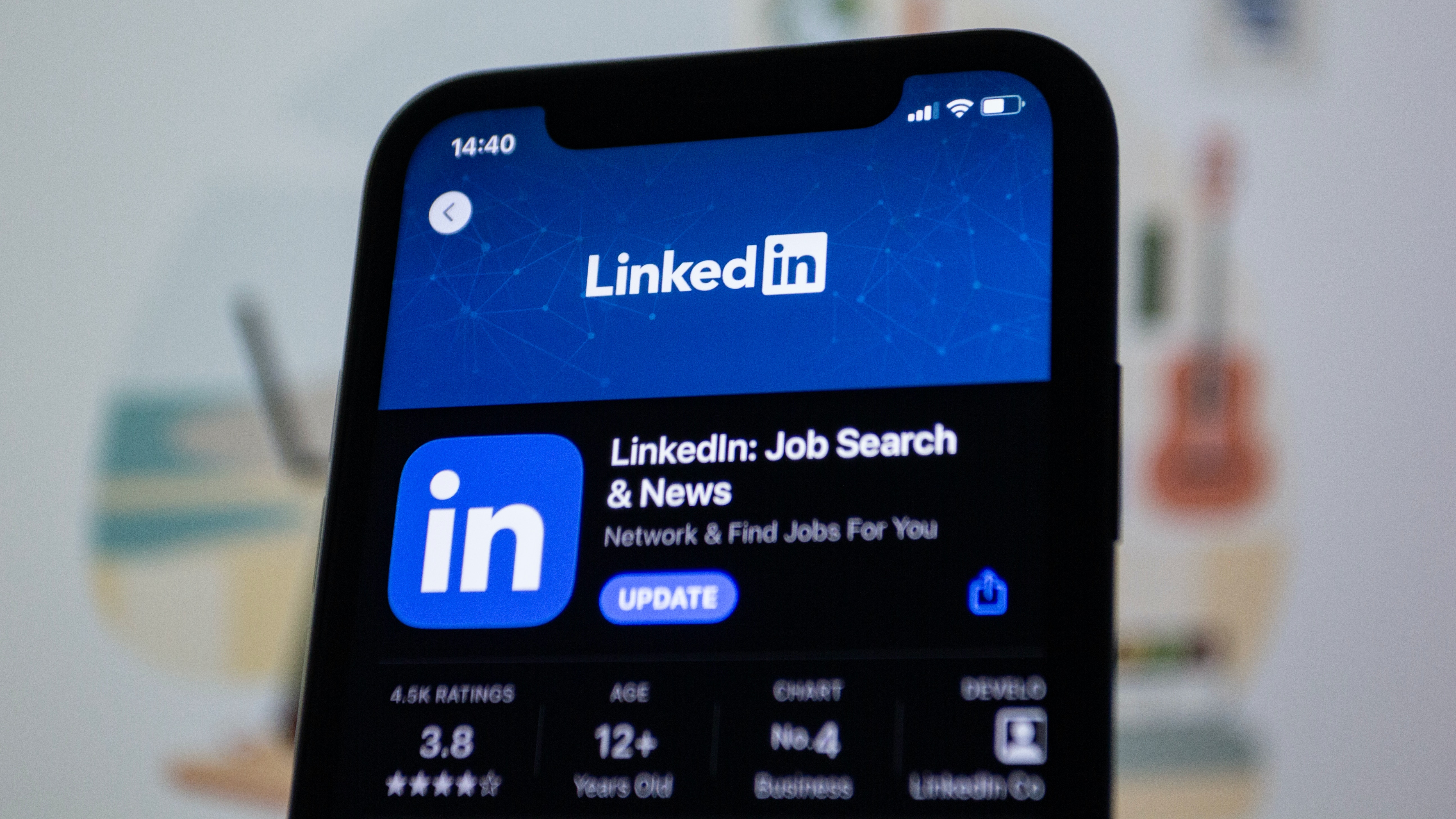 Nga shkurtimi i vendeve të punës tek mbyllja e aplikacionit për Kinën, LinkedIn vjen me masa të reja