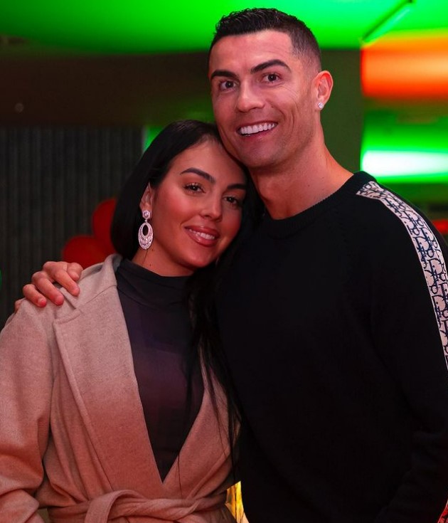 Cristiano Ronaldo e befason gruan e tij, Georgina-n me një orë me vlerë prej mbi 100 mijë eurove