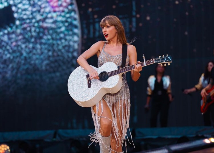 Taylor Swift bëhet artistja e parë femër në historinë e Spotify që arrin 100 milionë dëgjues në muaj