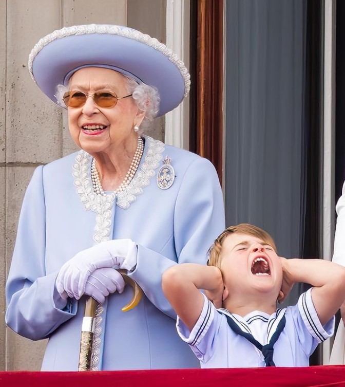 Fotoja e Princit Louis me Mbretëreshën Elizabeth nominohet për çmimin e veçantë