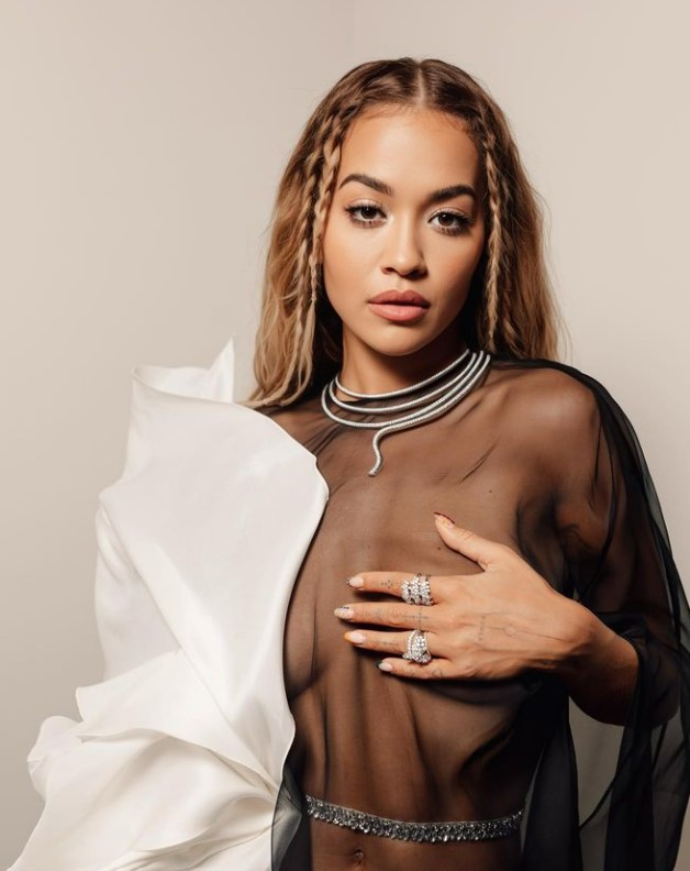 Rita Ora shfaqet më joshëse se kurrë nga pushimet në Zelandën e Re