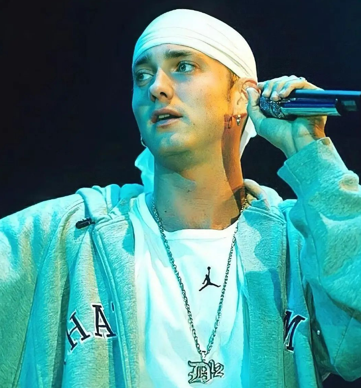 Mashtrimi i vdekjes së Eminem zemëron fansat, ja si u përhap lajmi i rremë në internet