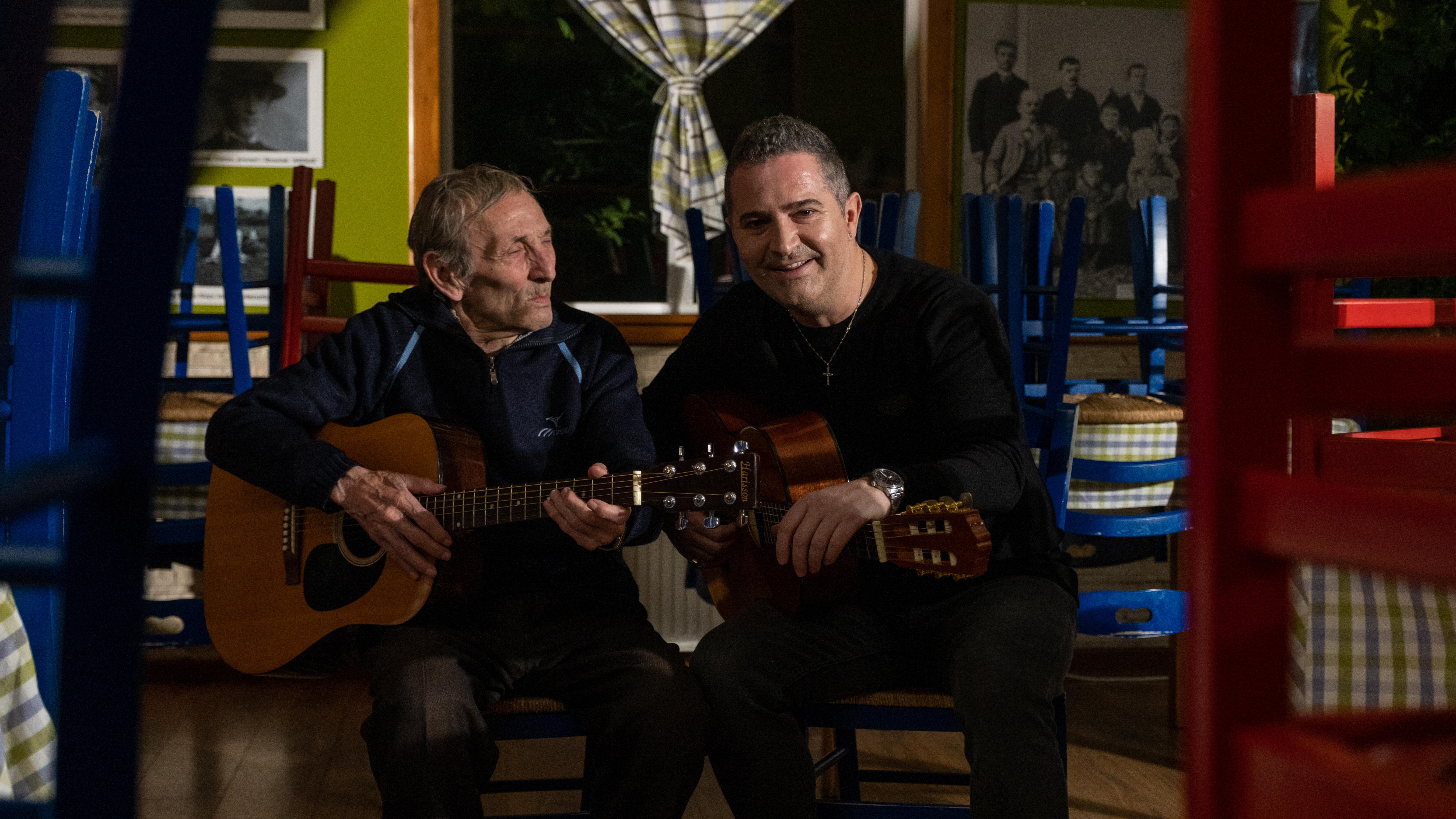 Devis Xherahu dhe ikona e serenatave korçare Nasi Kondili risjellin serenatën e vjetër