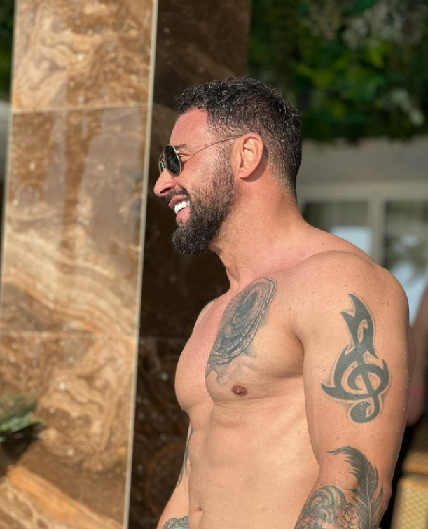 Robert Berisha gati për tu larguar nga Ferma Vip