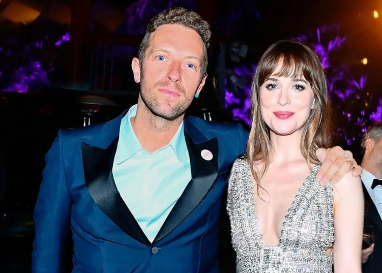 Chris Martin dhe Dakota Johnson drejt fundit të romancës 7 vjeçare