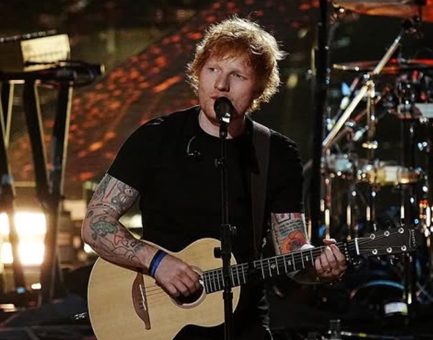 Ed Sheeran bën histori si artisti i parë ndërkombëtar që performoi në Butan