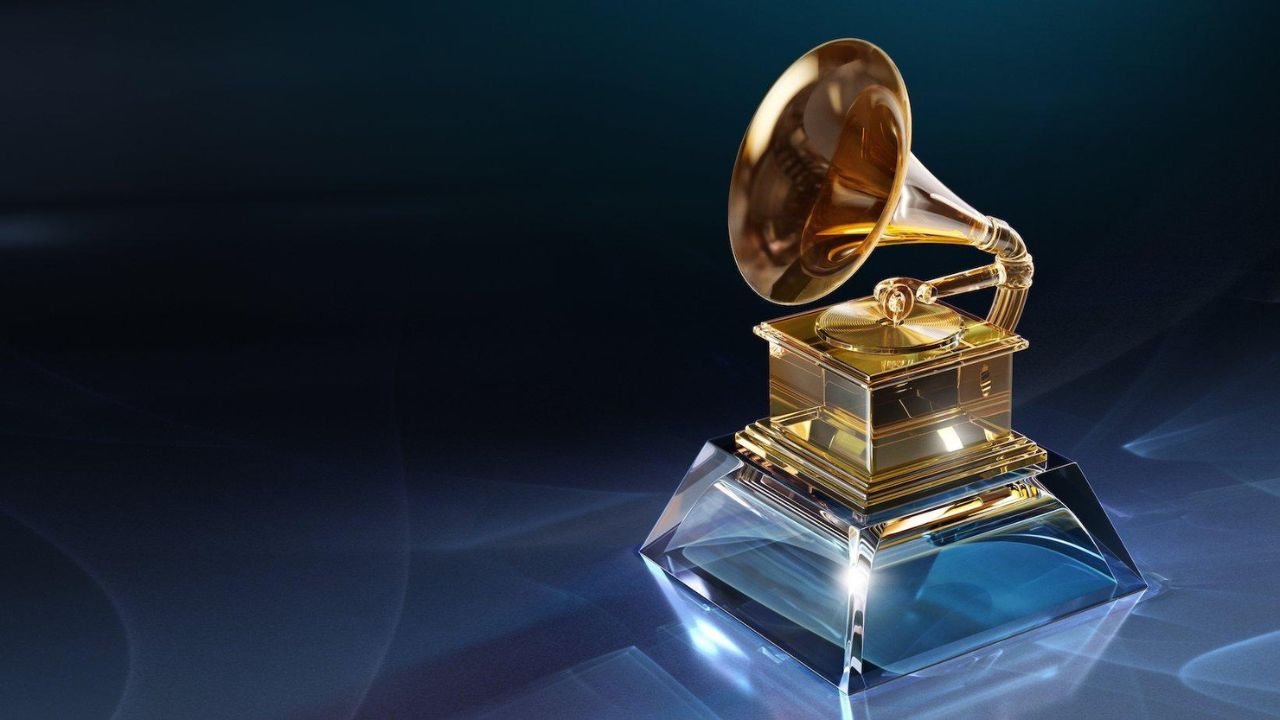 Grammys 2025: Dy pamjet befasuese të tapetit të kuq që po bëjnë xhiron e rrjetit