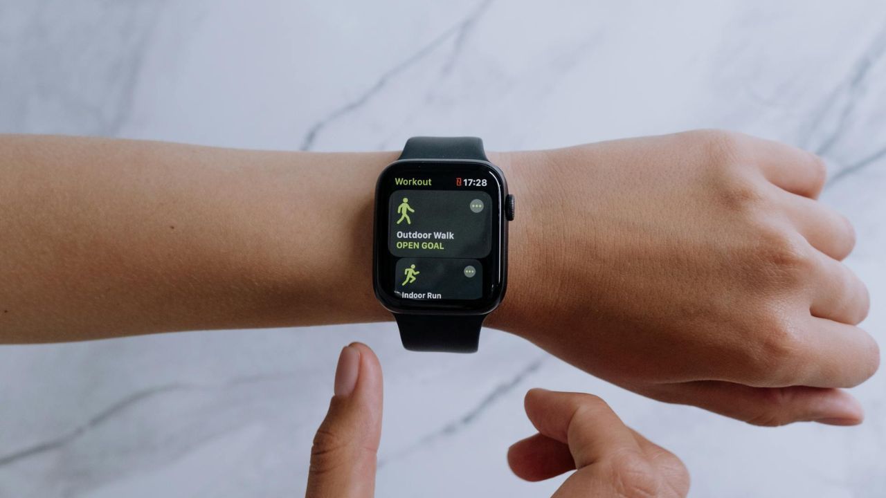 Modelet e ardhshme të Apple Watch mund të përfshijnë kamerën