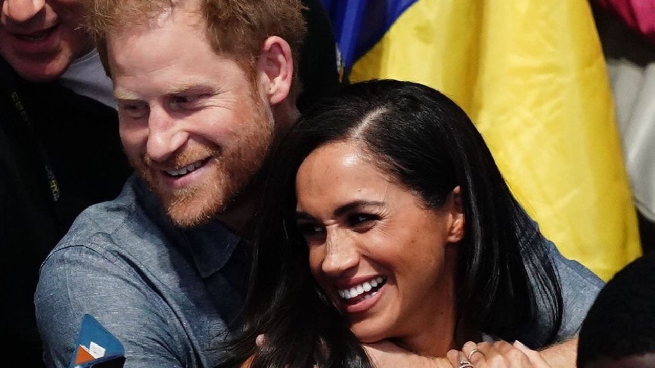 Meghan Markle ndau një foto të rrallë të princeshës Lilibet dhe princit Harry