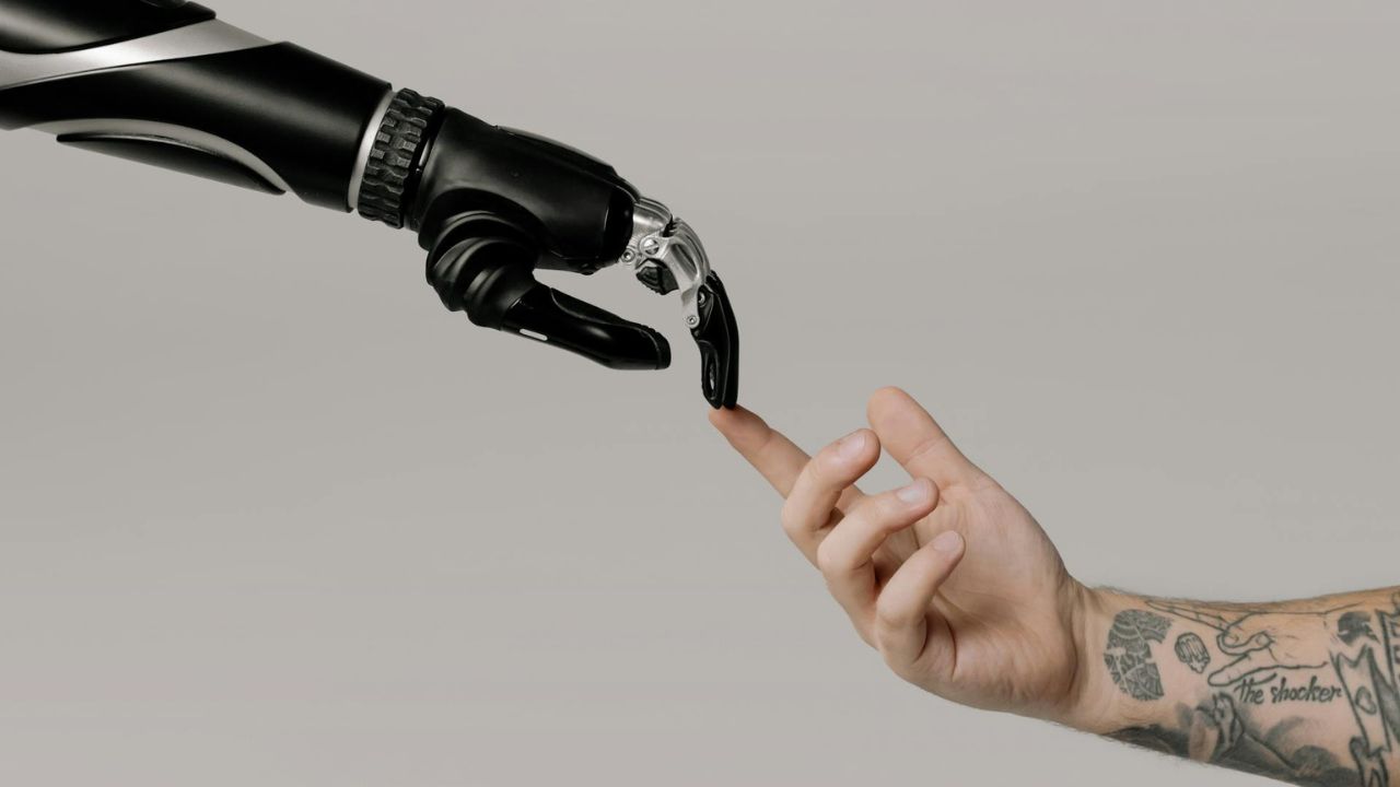 Startup AI që ndihmon në kopjim në provime dhe intervista siguron 5.3 milionë dollarë investim