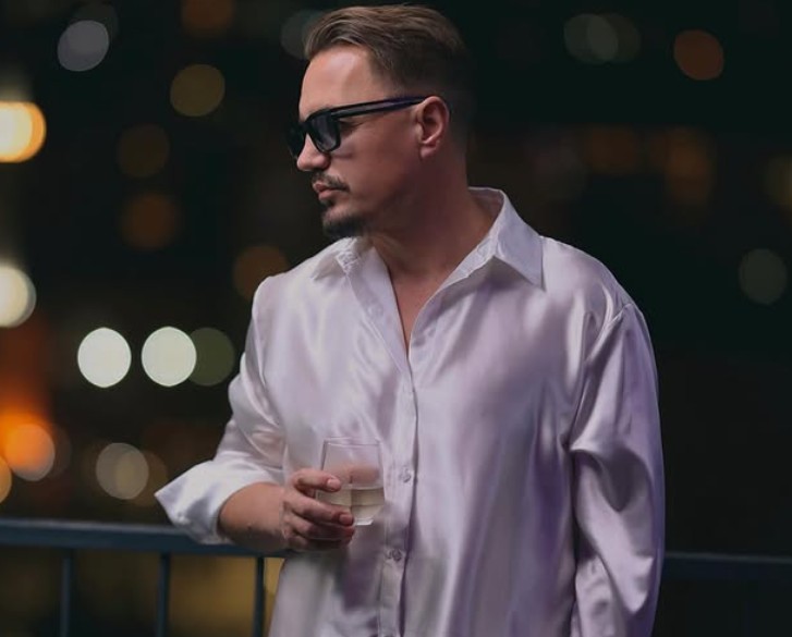 Blero prezanton të dashurën e re!