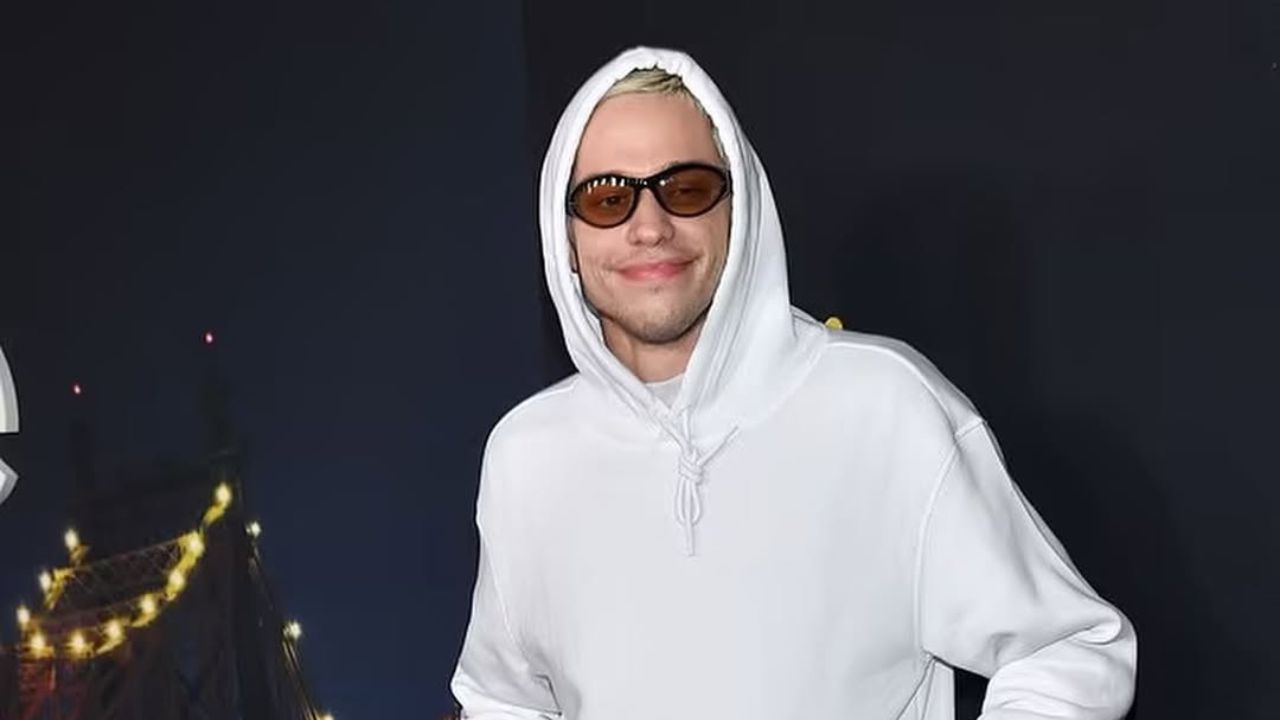 Pete Davidson zbulon arsyen e errët pse e mbuloi trupin e tij me tatuazhe