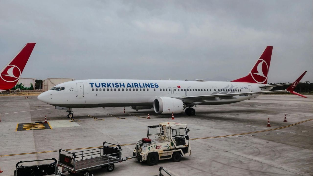 Mënyra për të qëndruar i qetë gjatë turbulencave dhe për të menaxhuar ankthin nga fluturimi