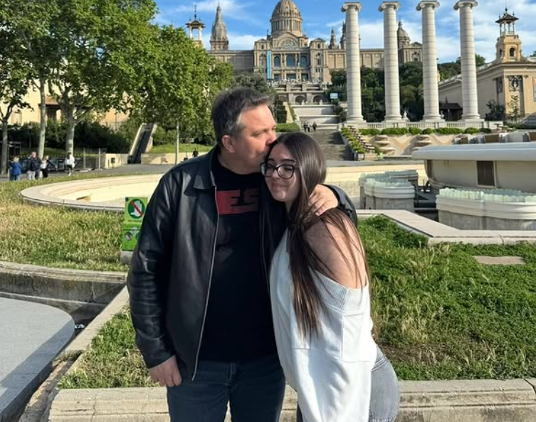 Jul Deda i bën dedikimin emocional të bijës për ditëlindje