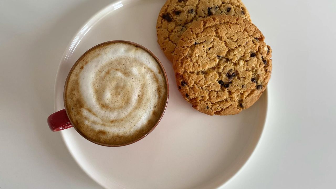 Dëshira juaj për sheqer ose kafeinë mund të tregojë mënyrën se si e menaxhoni stresin