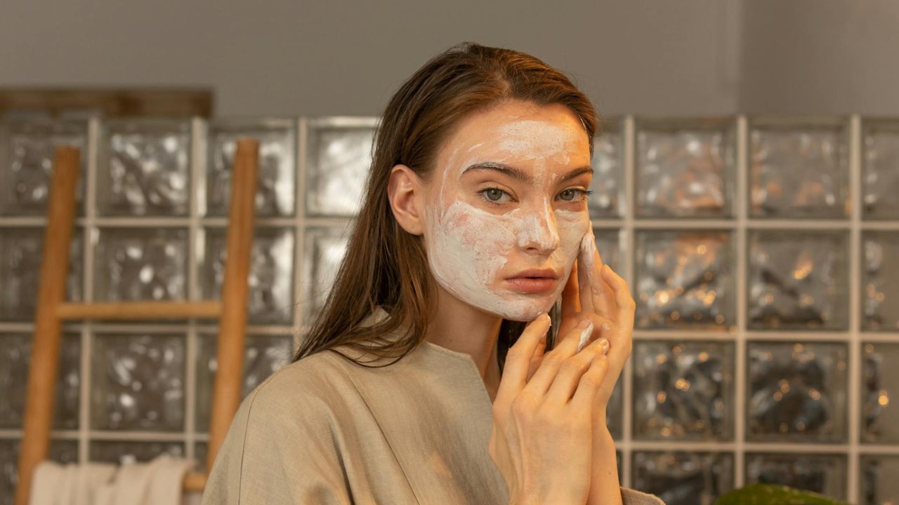 Si të keni lëkurë të pastër: Shpejt, natyrshëm dhe në shtëpi