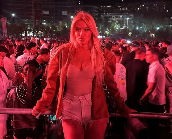 Dea Michele shton dyshimet për një romancë të re me postimet e fundit