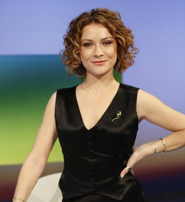 Ndeshja Shqipëri-Serbi, Egla reagon ashpër në rrjete sociale