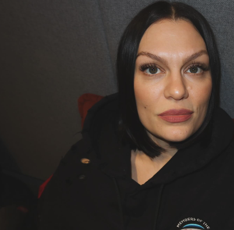 Mes betejës me kancerin, Jessie J bën premtimin e guximshëm
