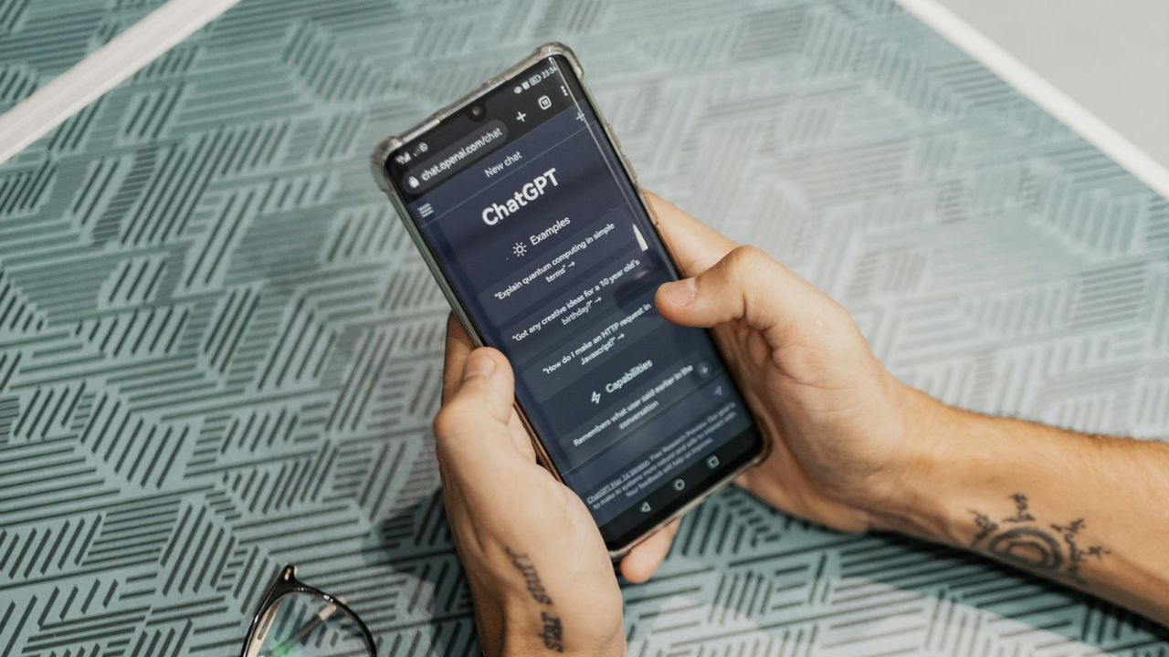 Nëse po përdorni ChatGPT për ndonjë nga këto 6 gjëra, ndaloni menjëherë