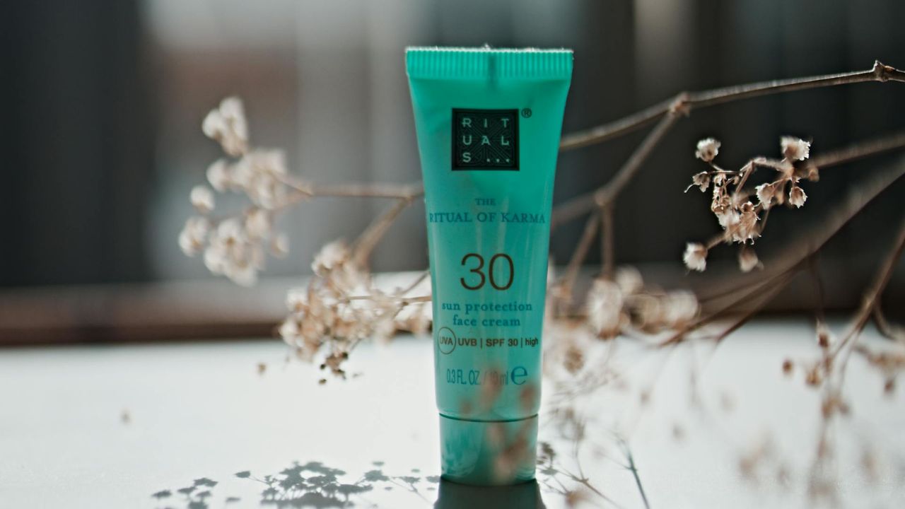 A keni vërtet nevojë për krem ​​kundër diellit çdo ditë?