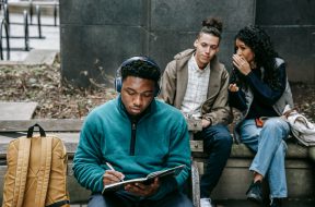 pexels-keira-burton-6147394