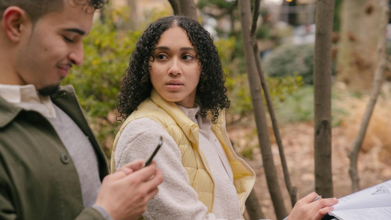 A është xhelozia shenjë dashurie apo pasigurie?