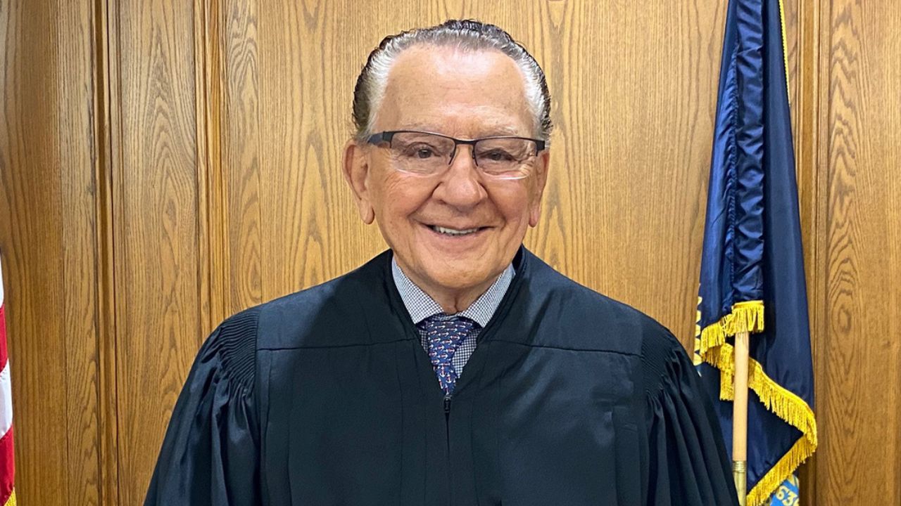 Gjyqtari më i mirë në botë, Frank Caprio vdes pas rikthimit të kancerit