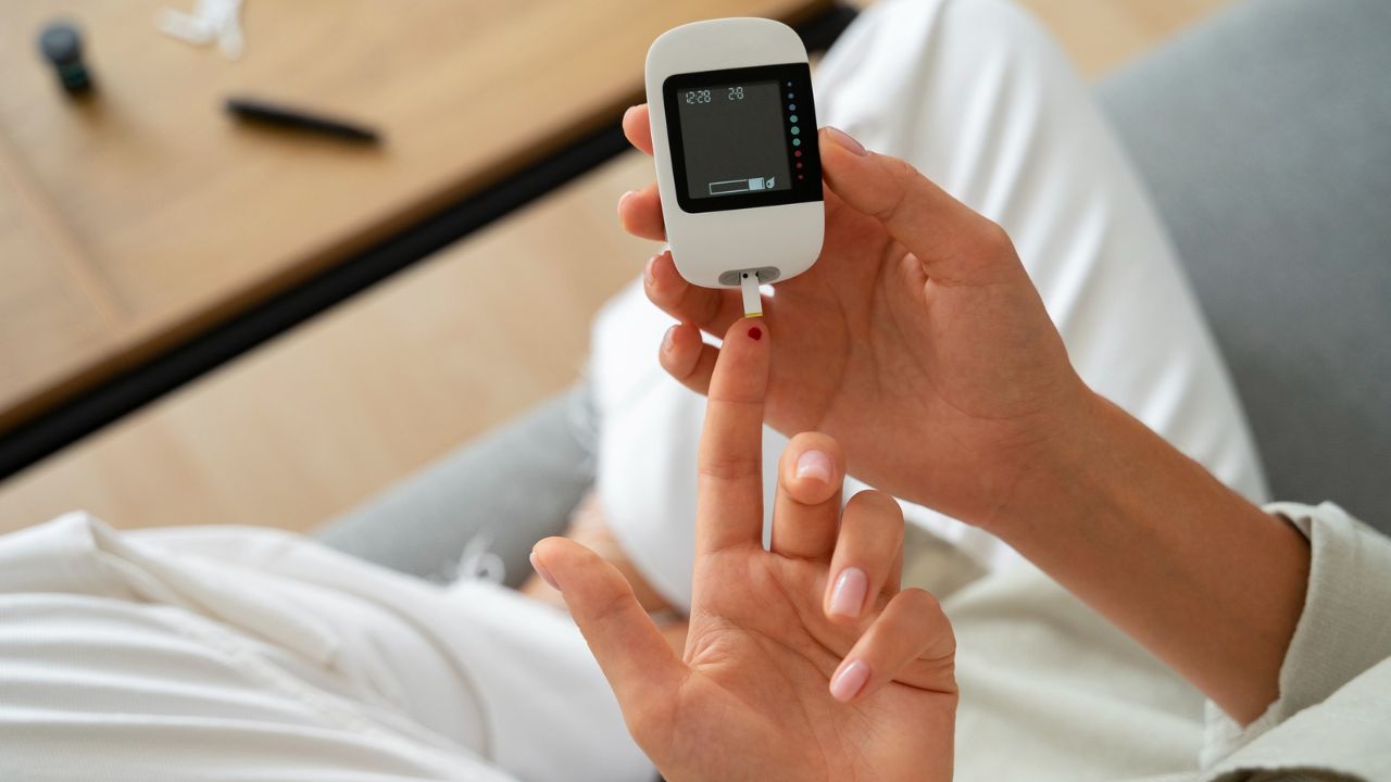 Mjeku zbulon simptomat shumë të hershme të sheqerit të lartë në gjak që nuk duhen injoruar kurrë