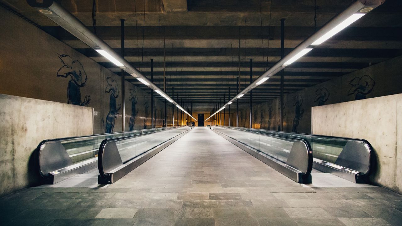 Brenda sistemit mahnitës të metrosë prej 22 miliardë dollarësh të Arabisë Saudite