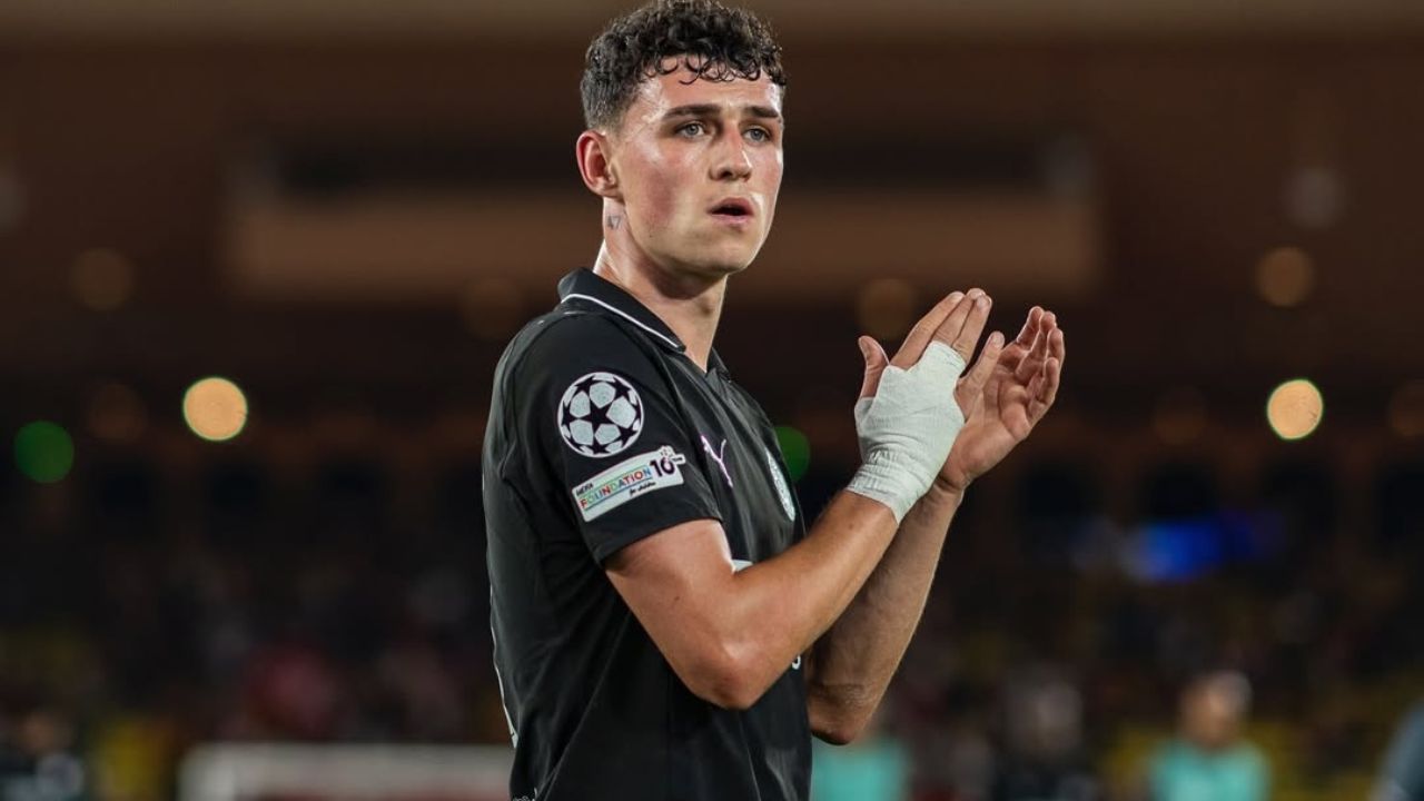 Inteligjenca Artificiale shënjestron Phil Foden me histori të rreme dhe mizore rreth fëmijëve të tij